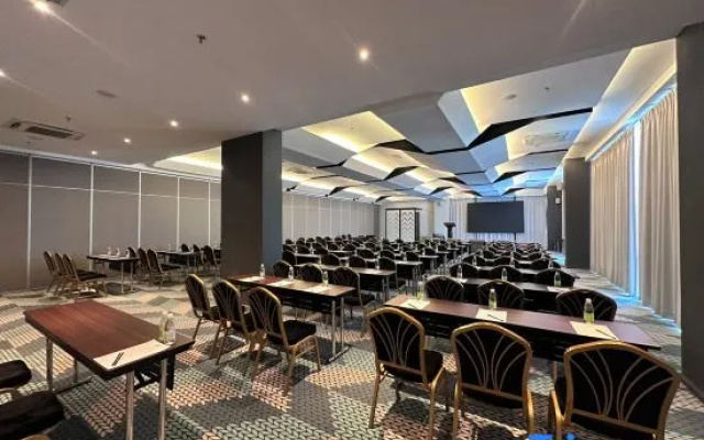 56 Hotel Block B – Business – Kuching