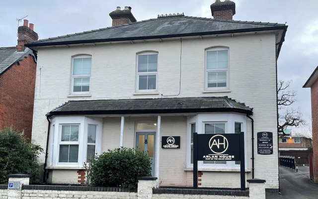 Arlan House Hotel