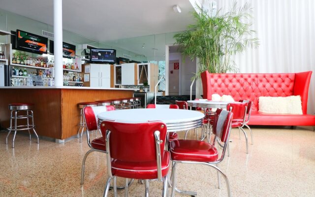 Catalina Hotel & Beach Club