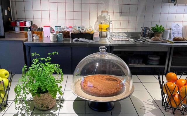 greet Hotel Paris porte de la Chapelle - Aréna