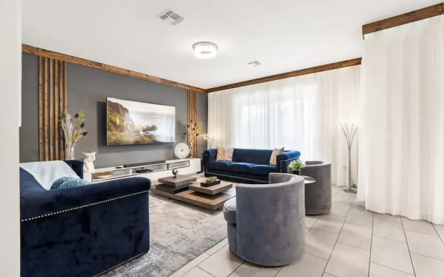 Sophisticated 6BR at Storey Lake Sl2766