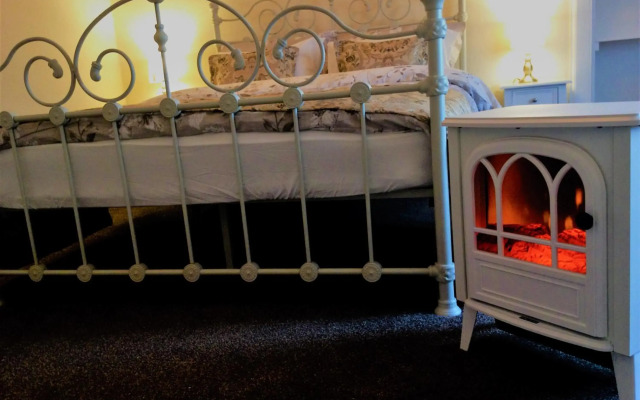 Cozy Central Apartment