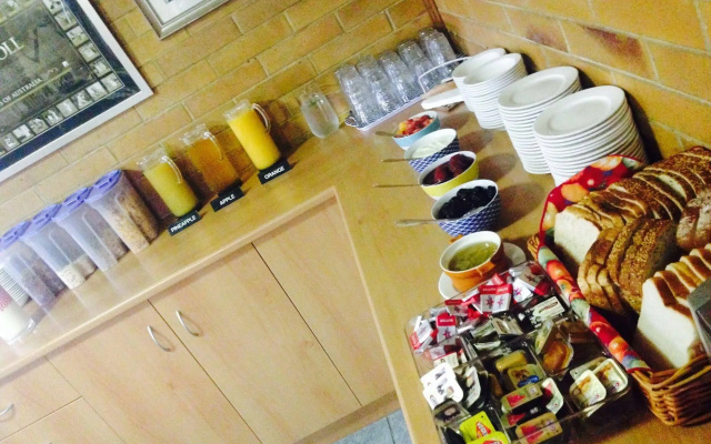 The Vines Motel and Cottages – Meal – Stanthorpe