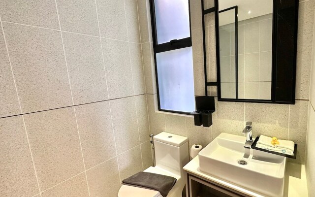 Millerz Square by Mykey