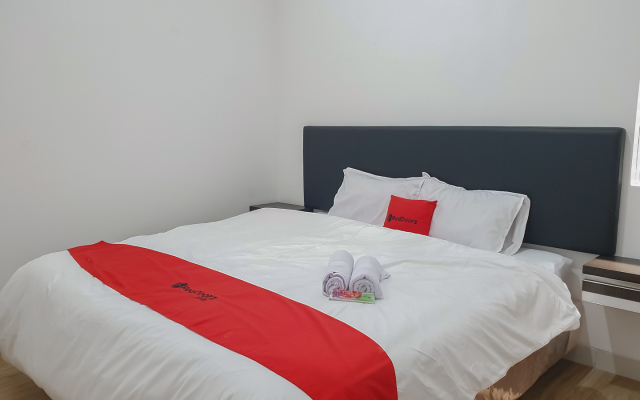 RedDoorz near Istana Plaza 3