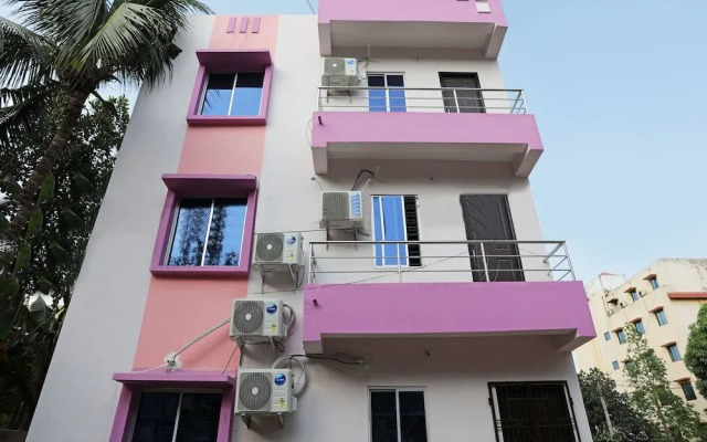 OYO 13527 Usha Residdency