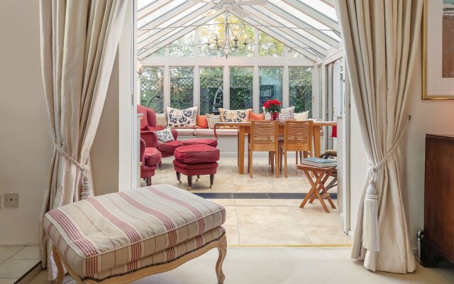 Hampstead Courtyard Escape