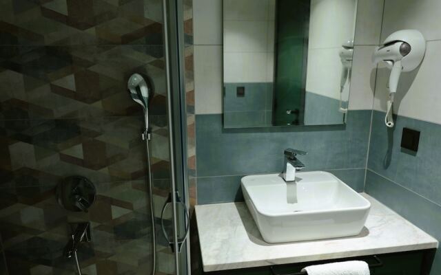 Aybek Ratio Hotel