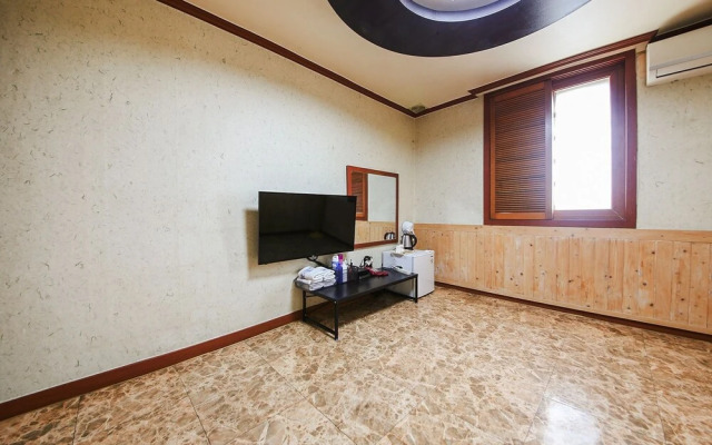 Jeonju Dongsandong Cypress