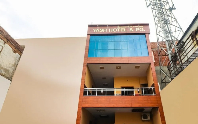 Yash Hotel by OYO Rooms