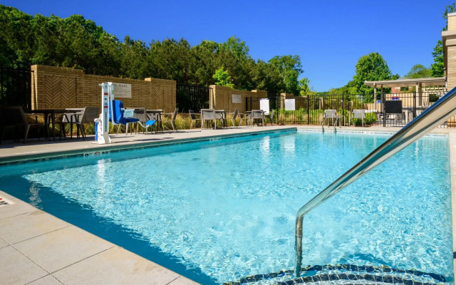 Courtyard by Marriott Raleigh Cary Crossroads