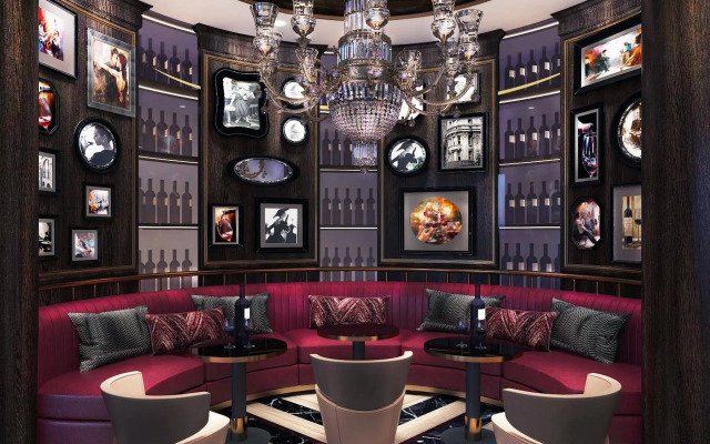 La Seine Hotel