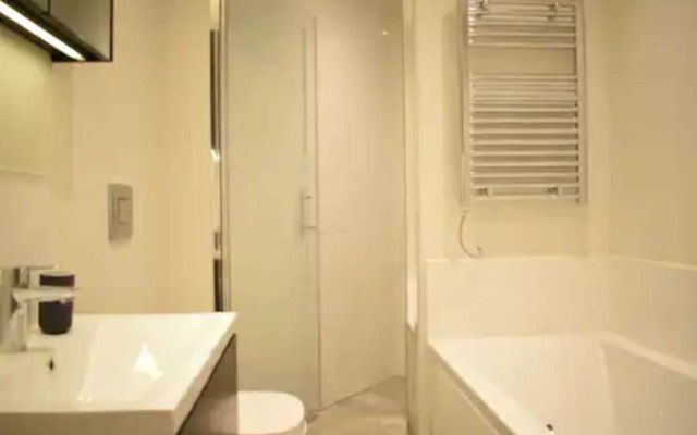 Spacious and Modern Apartment in Pimlico