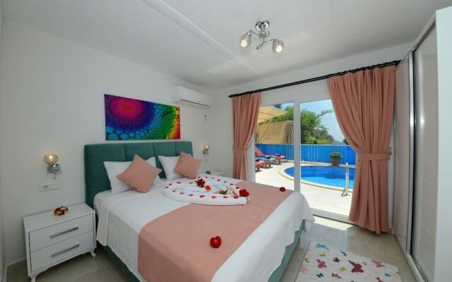 Villa Tamer by Akdenizvillam