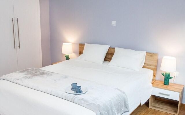 Stylish and Bright Apartment in Athens Centre!