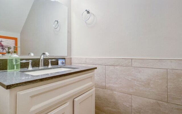 Southwest Splendor 2BR Tempe Townhome