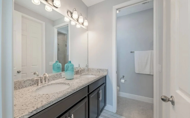 Home Near Disney Area-sleeps 14 Guest