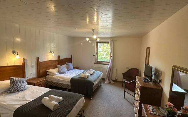 OYO Mackays Travel Lodge Hotel