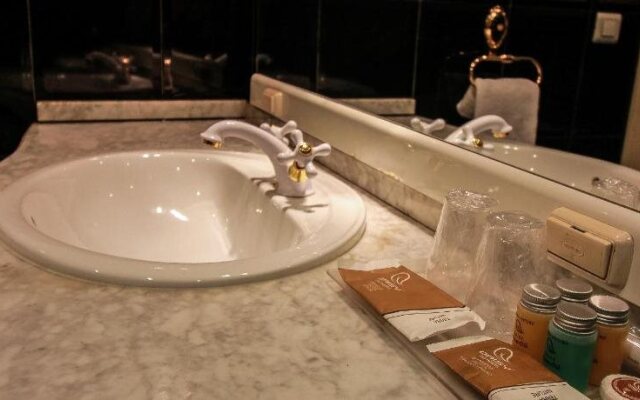 Goya Suites