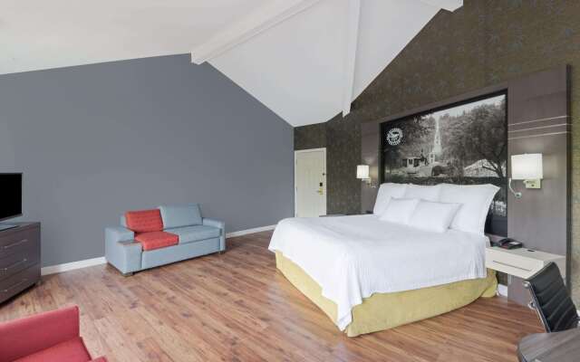 Super 8 by Wyndham Sturbridge