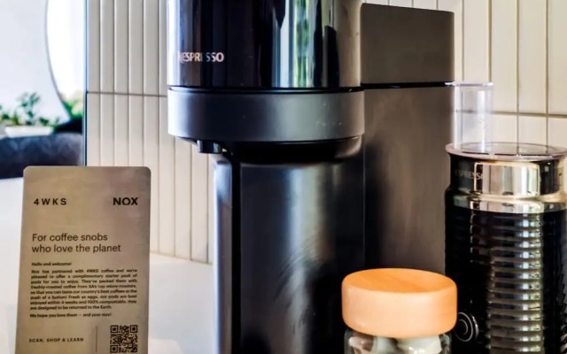 Unwind at Contemporary Alanda Apartment