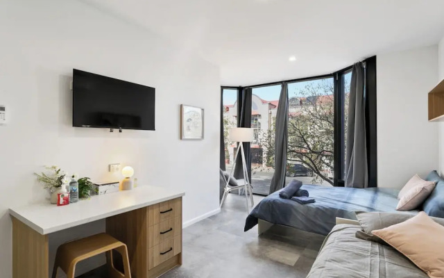 Cozy Stays - Private Rooms