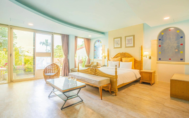 Regale Villa Hotel