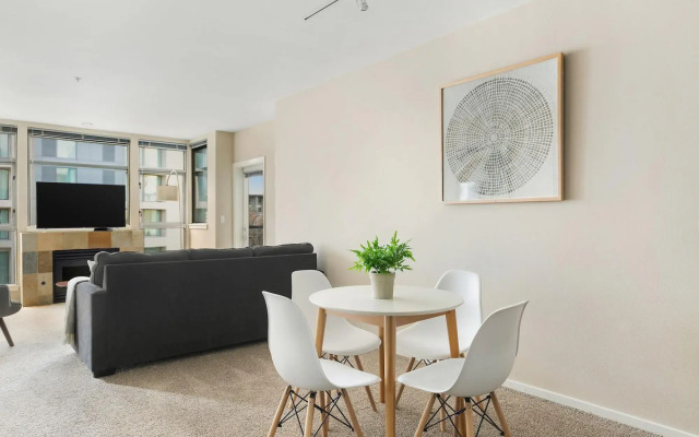 Bellevue Spacious 2BD 2BA Apartment