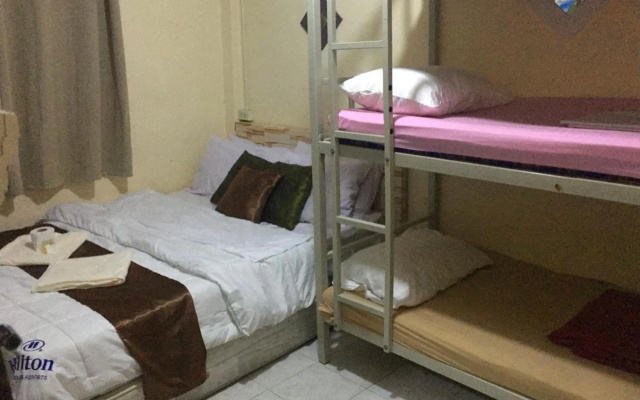 Hostel 24 – Guest Rooms – Bangkok