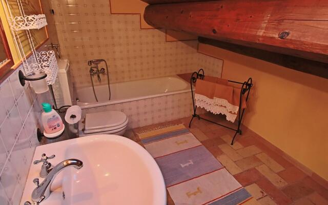 Holiday Home in Serrungarina Near the Lake