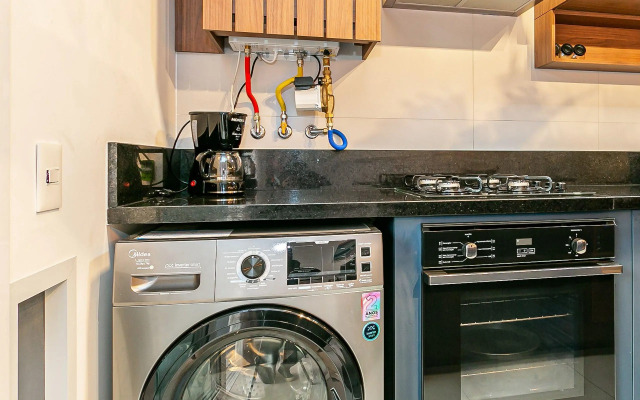 Apto Moderno a poucos passos do Mar JRR309