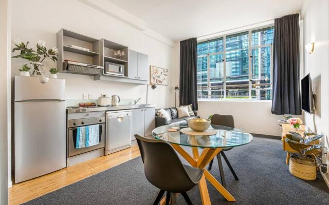 Open-Plan Living In The Heart Of Auckland