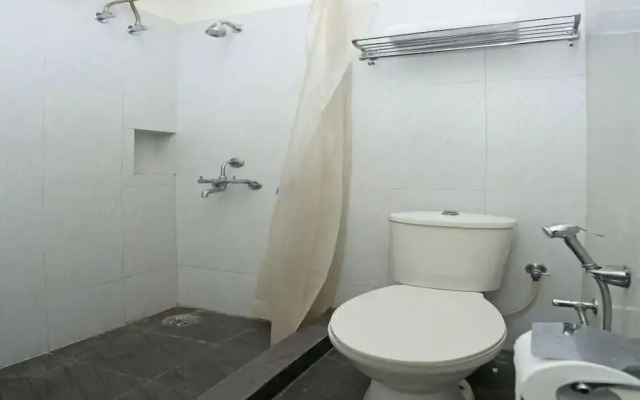 Hotel Omni By OYO Rooms
