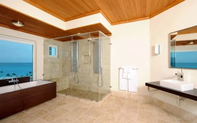 Sky Beach Club Villa Waterfall 2 4 Bedroom Villa