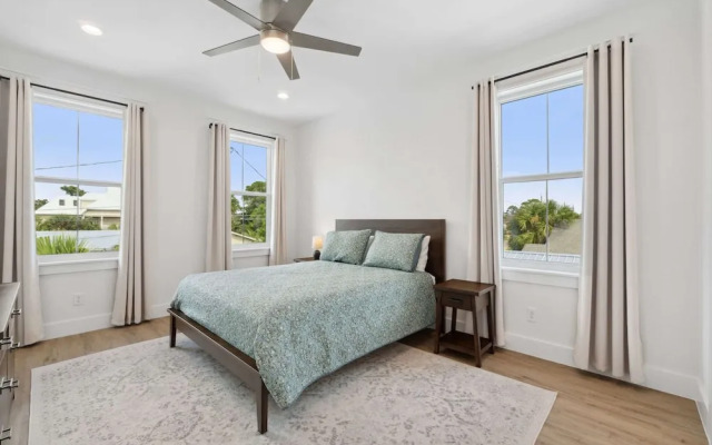 Blissful Getaway 4 BDR Whole Home Heated Pool!