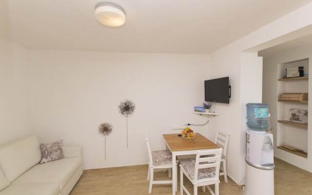 House Anica
