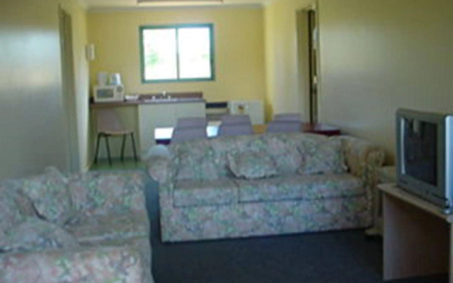 Southern Cross Motor Inn & Tourist Park