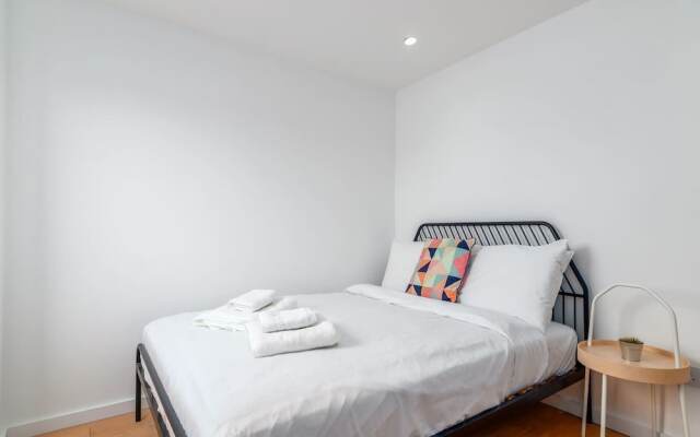 Charming 3br Home in East London W/Terrace