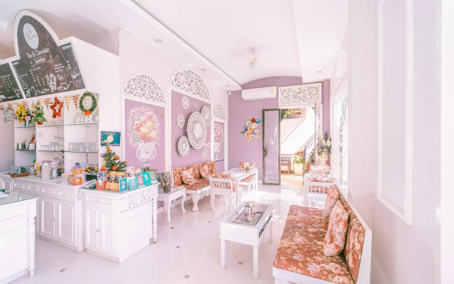 Ratchiangsaen Flora House