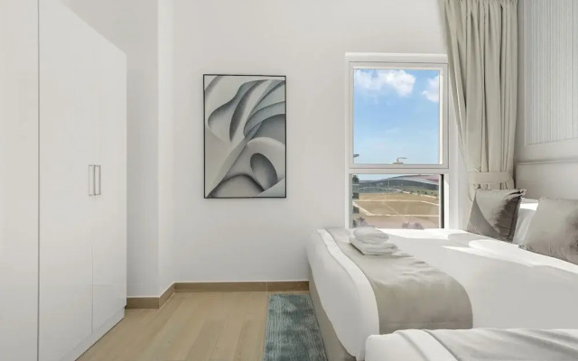 Luxe Ventures Waters Edge Haven
