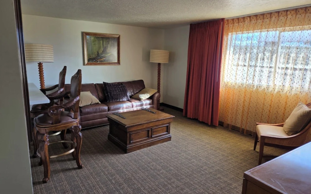 New Western Inn & Suites
