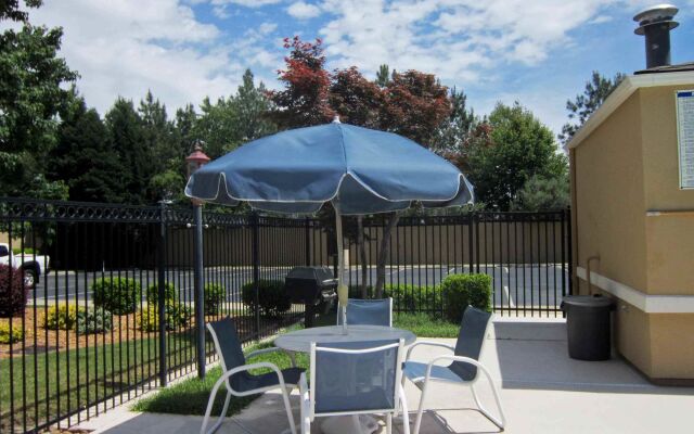 Extended Stay America Suites - Fayetteville - Fort Bragg