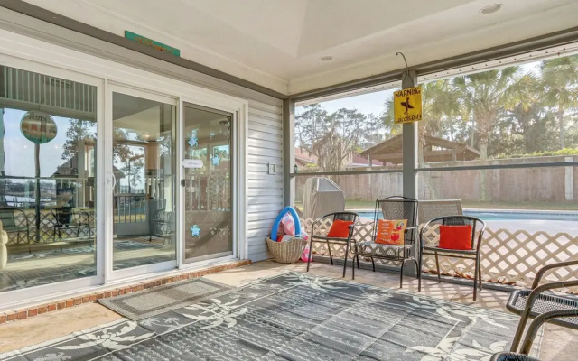 Riverfront Savannah Getaway w/ Pool & Dock!