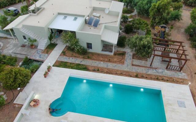 NEW - Villa Manika - 3BR 3BA Pool