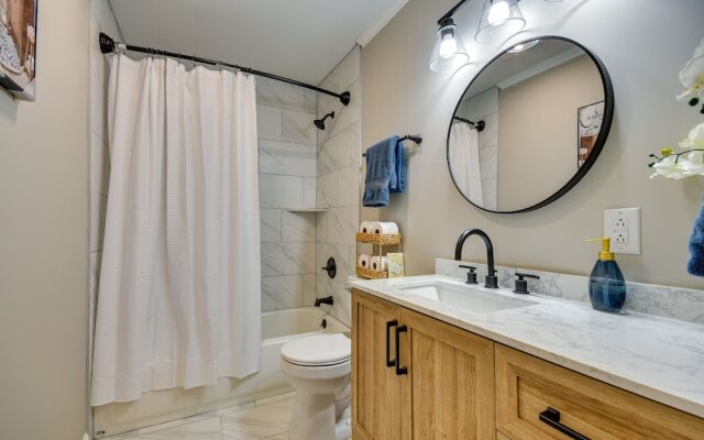 Family-friendly Tuskegee Home: 3 Mi to University!