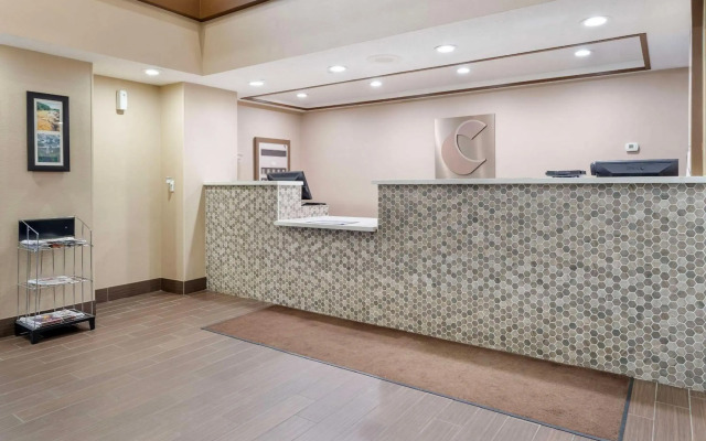 Comfort Inn & Suites