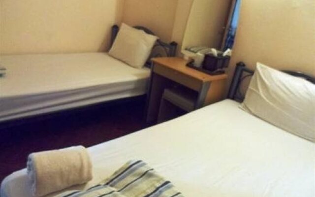 Huen Panicha Guesthouse