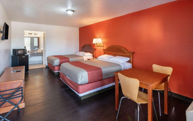 Motel 6 Montgomery, AL - Coliseum