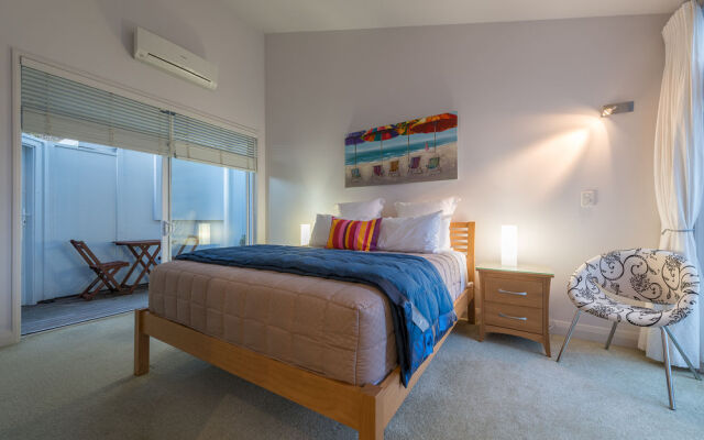 Russell View Apartments