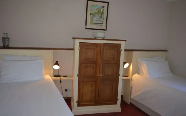 The Ilchester Arms